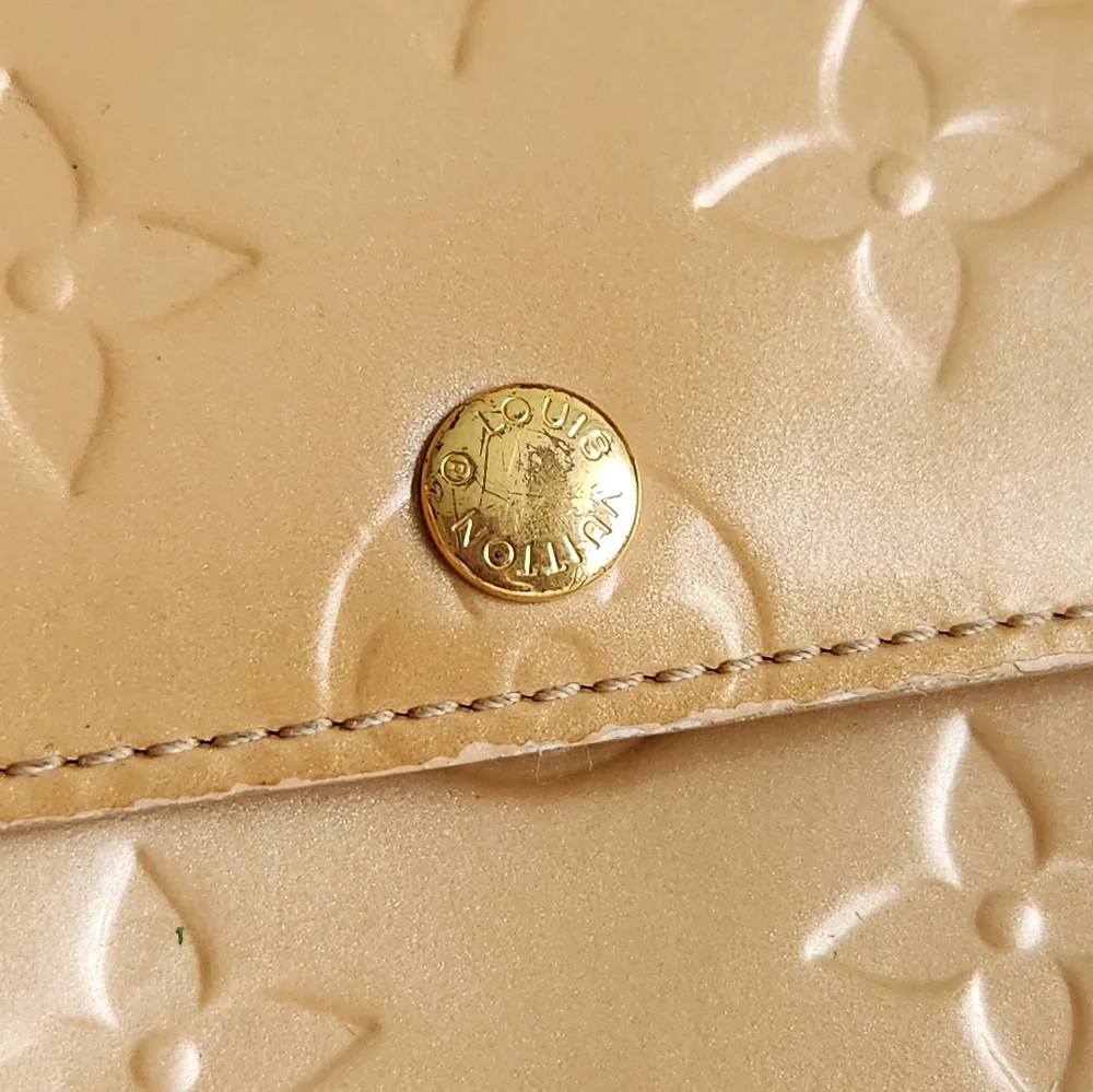 Louis Vuitton Tan Wallet- need one with the wristlet so used 1x 🙌includes LV bag - Picture 14 of 14